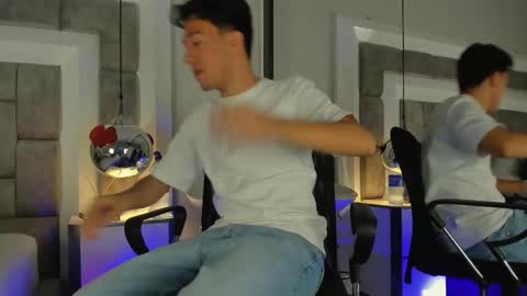 Snapshot of austinreeds chatting on 9, 3, 2026 austinreeds online show from 9, 3, 2026