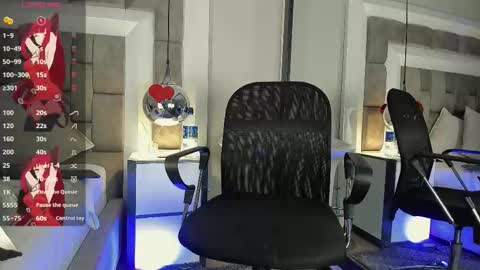 Snapshot of austinreeds chatting on 12, 3, 2026 austinreeds online show from 12, 3, 2026