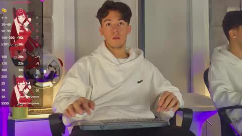 Snapshot of austinreeds chatting on 26, 3, 2026 austinreeds online show from 26, 3, 2026