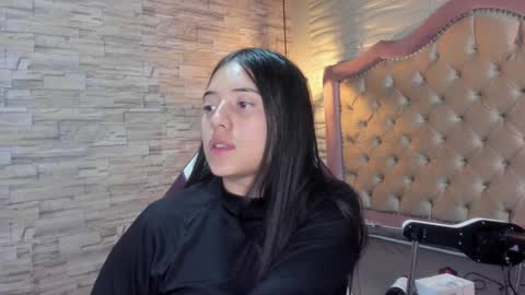 Snapshot of ava_broown chatting on 23, 1, 2025              online show from 23, 1, 2025