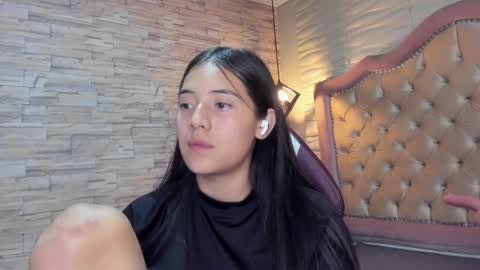 Snapshot of ava_broown chatting on 23, 1, 2025              online show from 23, 1, 2025