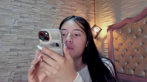 Snapshot of ava_broown chatting on 27, 1, 2025              online show from 27, 1, 2025