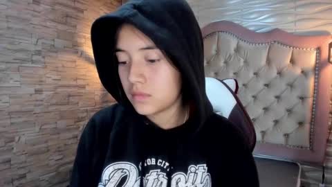 Snapshot of ava_broown chatting on 3, 2, 2025              online show from 3, 2, 2025