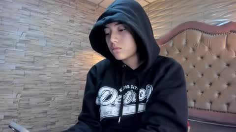 Snapshot of ava_broown chatting on 4, 2, 2025              online show from 4, 2, 2025