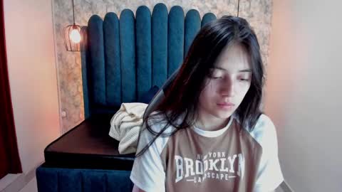 Snapshot of ava_broown chatting on 1, 3, 2025              online show from 1, 3, 2025