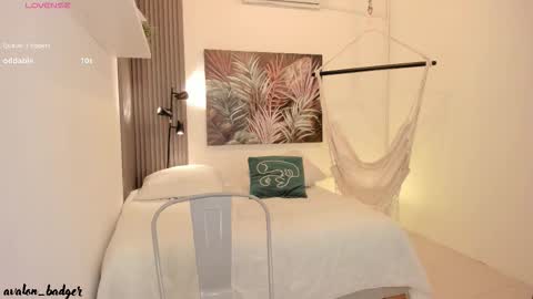 Avalon online show from 11, 10, 2025