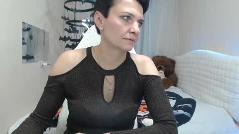 Snapshot of avasaturnian chatting on 10, 10, 2025 avasaturnian online show from 10, 10, 2025