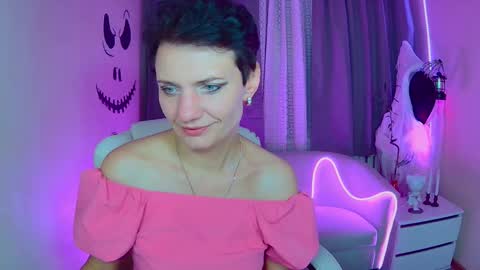 Snapshot of avasaturnian chatting on 27, 10, 2025 avasaturnian online show from 27, 10, 2025