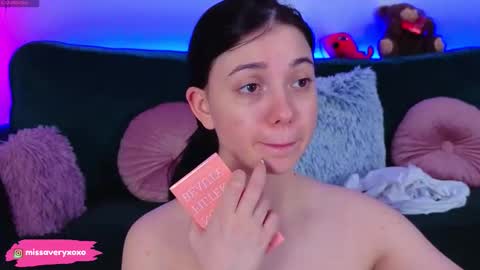 AveryWillow online show from 22, 3, 2026