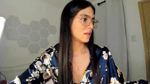 Snapshot of avis12_ chatting on 1, 2, 2026 Follow me Pvt and c2c is on online show from 1, 2, 2026