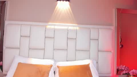 Snapshot of avymilton chatting on 27, 2, 2026 Avy online show from 27, 2, 2026