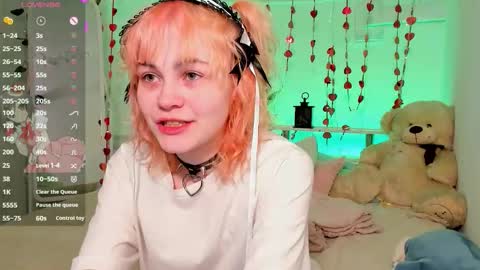 Snapshot of awawrin chatting on 30, 11, 2025 Awi online show from 30, 11, 2025