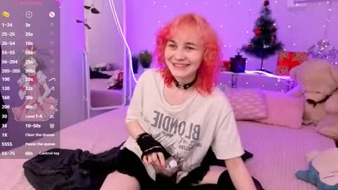 Snapshot of awawrin chatting on 20, 12, 2025 Awi online show from 20, 12, 2025