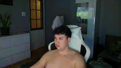 Snapshot of ax3l1k chatting on 13, 2, 2025 Artur online show from 13, 2, 2025