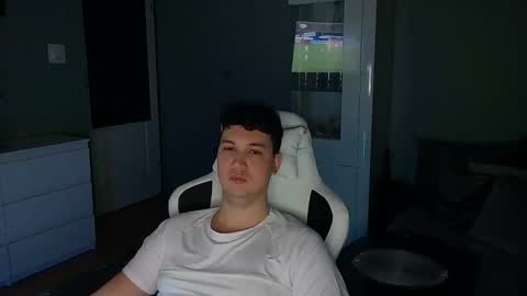 Snapshot of ax3l1k chatting on 8, 3, 2025 Artur online show from 8, 3, 2025