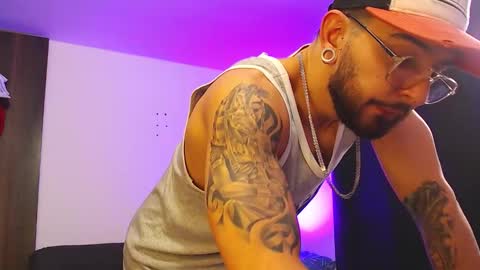 Snapshot of axel_7070 chatting on 2, 12, 2025 Independiente Model online show from 2, 12, 2025