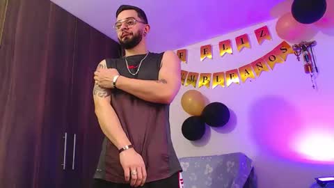 Independiente Model online show from 19, 12, 2025