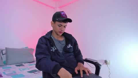 Snapshot of axel_cody_ chatting on 28, 10, 2025 AXEL online show from 28, 10, 2025