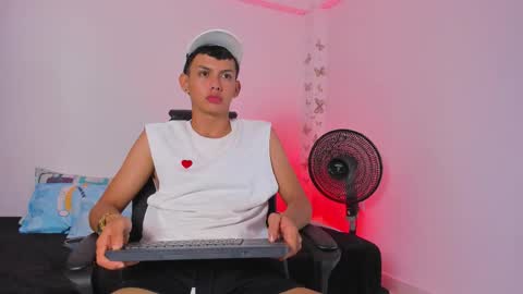 Snapshot of axel_cody_ chatting on 19, 11, 2025 AXEL online show from 19, 11, 2025