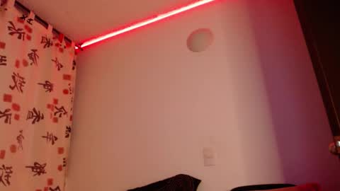 axel davis  online show from 9, 10, 2025