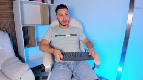 axel_grey_ online show from 23, 9, 2025