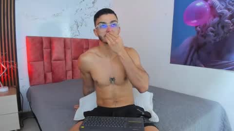 Axel  online show from 6, 12, 2024