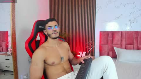 Axel  online show from 15, 12, 2024