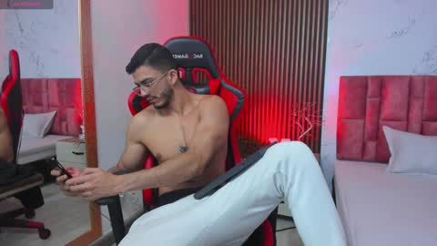 Axel  online show from 15, 12, 2024