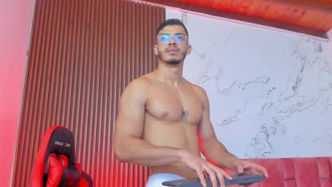 Axel  online show from 19, 12, 2024