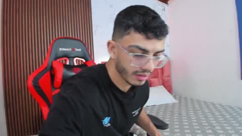 Axel  online show from 24, 12, 2024