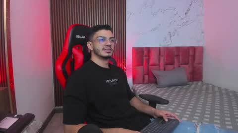 Axel  online show from 28, 12, 2024