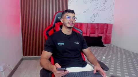 Axel  online show from 31, 12, 2024