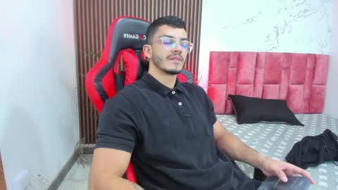 Axel  online show from 7, 1, 2025