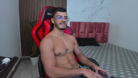 Axel  online show from 8, 1, 2025