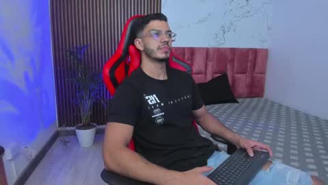 Axel  online show from 15, 1, 2025