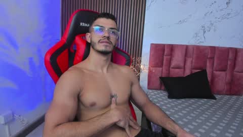 Axel  online show from 16, 1, 2025