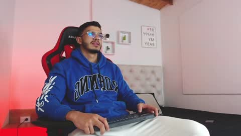 Axel  online show from 21, 1, 2025