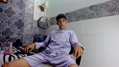 axel_strongx18 online show from 6, 2, 2026