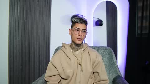 Agustin online show from 15, 2, 2025