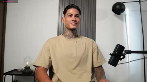 Agustin online show from 5, 11, 2025