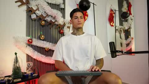 Agustin online show from 19, 11, 2025