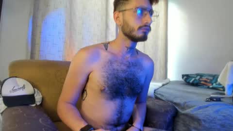 Snapshot of axelg_rose chatting on 26, 1, 2025 online show from 26, 1, 2025