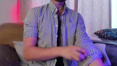 Snapshot of axelg_rose chatting on 27, 1, 2025 online show from 27, 1, 2025