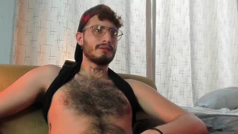 Snapshot of axelg_rose chatting on 3, 2, 2025 online show from 3, 2, 2025