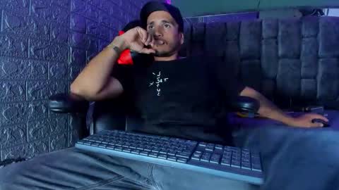 Snapshot of axell_cross2 chatting on 15, 10, 2025 Axell Cross2 online show from 15, 10, 2025