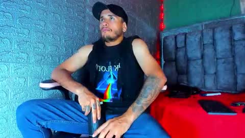 Snapshot of axell_cross2 chatting on 12, 11, 2025 Axell Cross2 online show from 12, 11, 2025