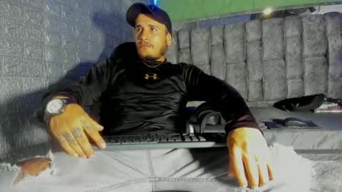 Axell Cross2 online show from 8, 1, 2026