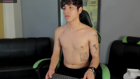 Axel Raven online show from 8, 1, 2025