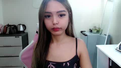 ayalvrs18 online show from 9, 9, 2025