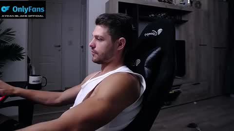 Snapshot of aydanblakeofficial chatting on 27, 10, 2025 Aydan Blake Official online show from 27, 10, 2025